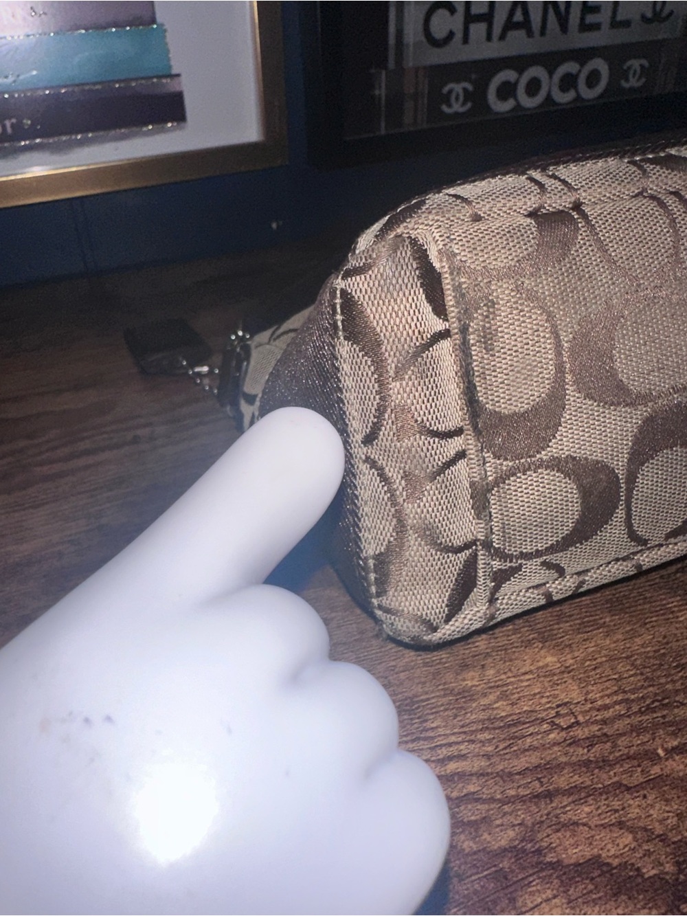 Coach Beige and Brown Signature Shoulder Bag - Picture 6 of 11